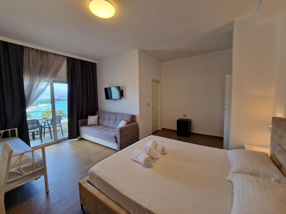 Hotel Queen Margaret Seaside Ksamil Esterno foto