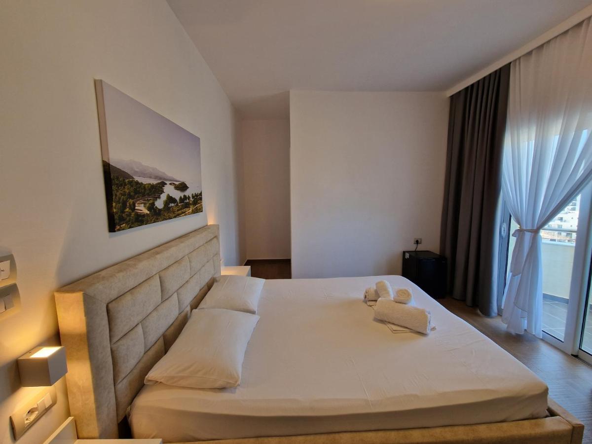 Hotel Queen Margaret Seaside Ksamil Esterno foto
