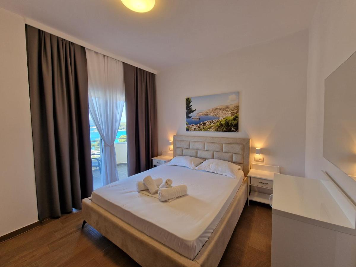 Hotel Queen Margaret Seaside Ksamil Esterno foto