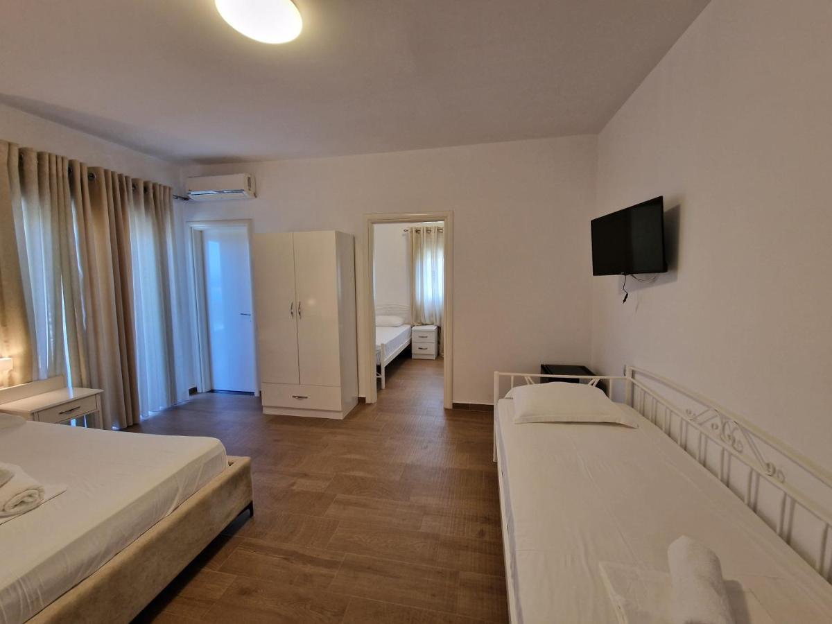 Hotel Queen Margaret Seaside Ksamil Esterno foto