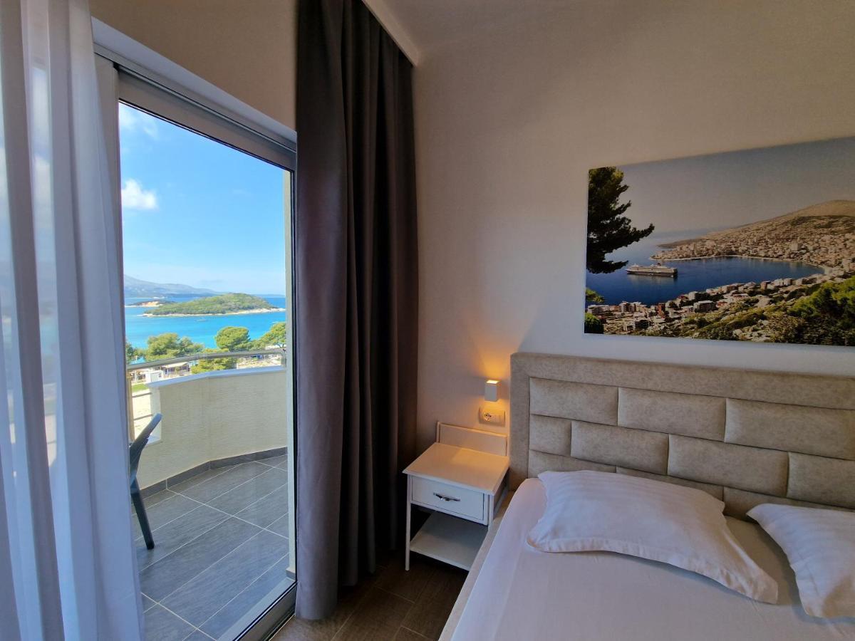 Hotel Queen Margaret Seaside Ksamil Esterno foto