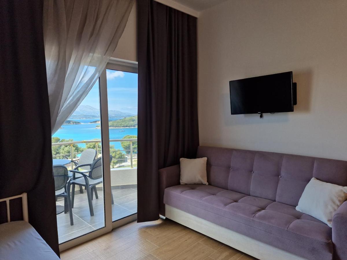 Hotel Queen Margaret Seaside Ksamil Esterno foto