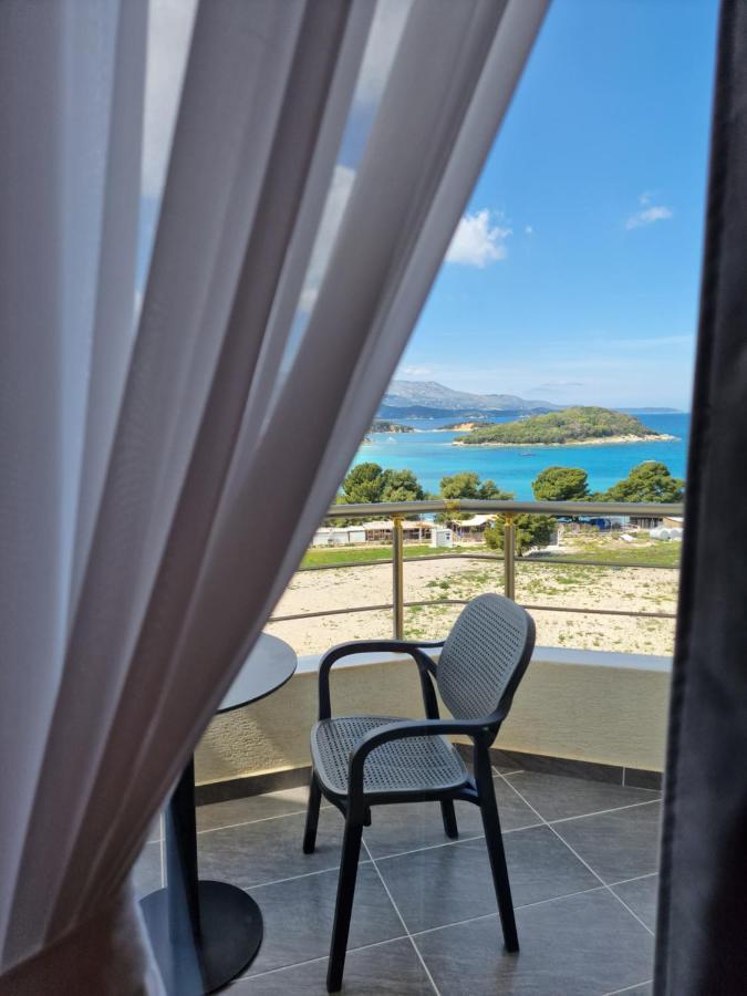 Hotel Queen Margaret Seaside Ksamil Esterno foto