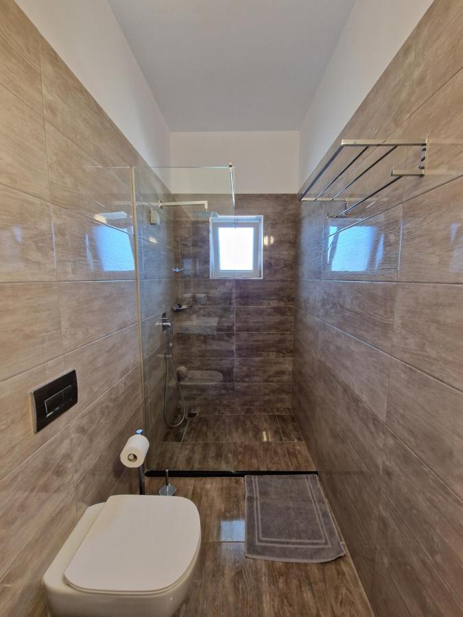 Hotel Queen Margaret Seaside Ksamil Esterno foto