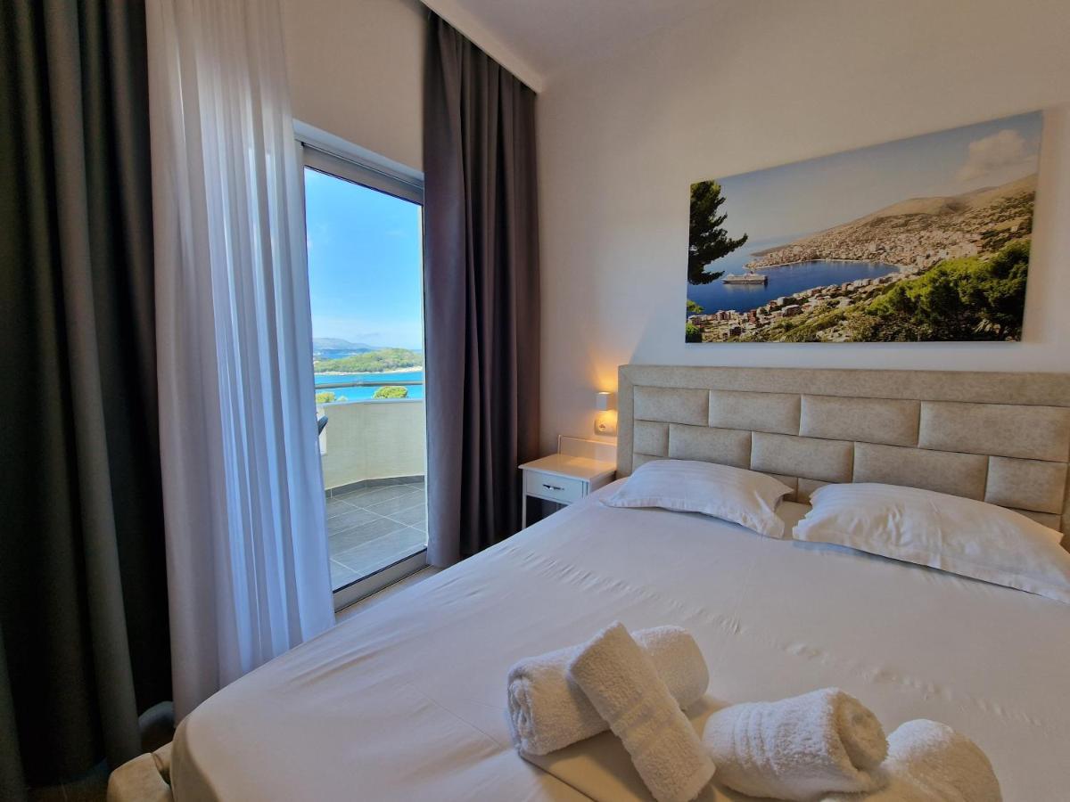 Hotel Queen Margaret Seaside Ksamil Esterno foto