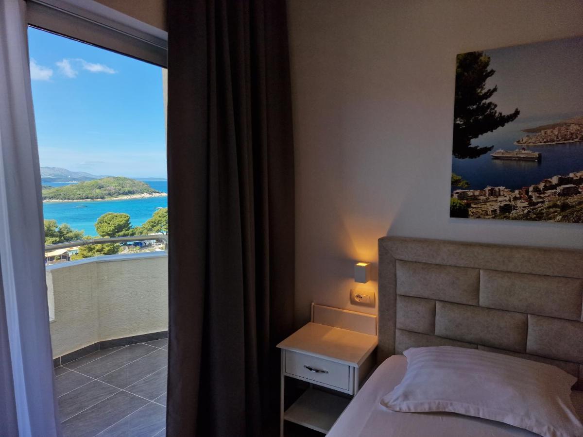 Hotel Queen Margaret Seaside Ksamil Esterno foto