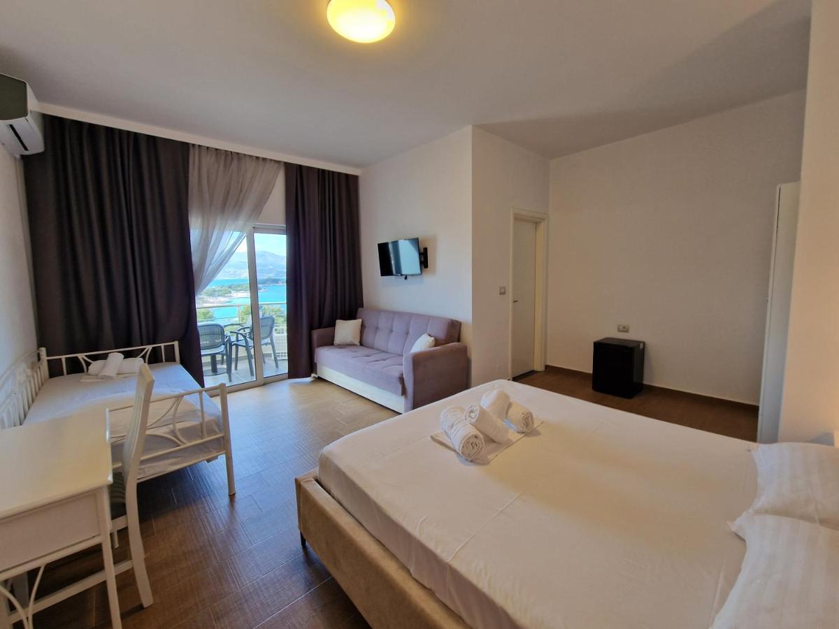 Hotel Queen Margaret Seaside Ksamil Esterno foto