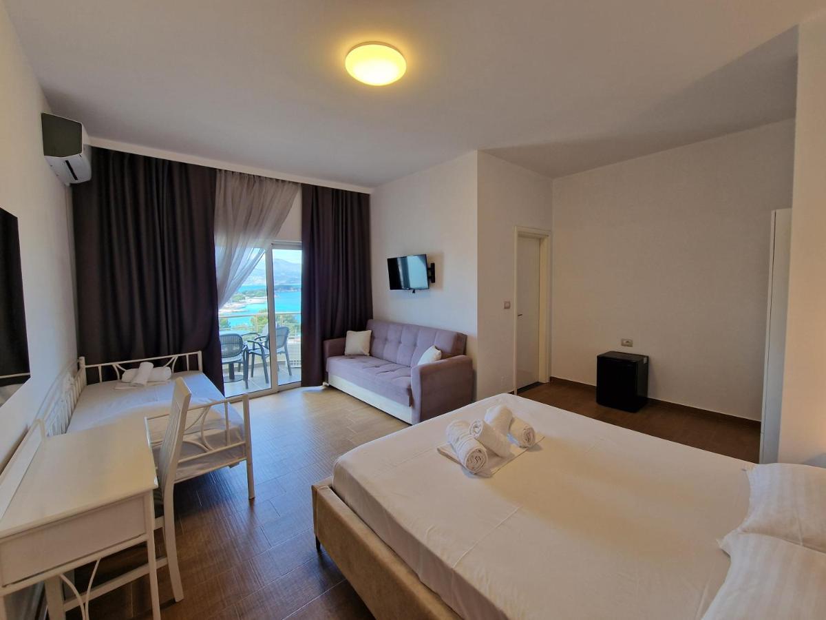 Hotel Queen Margaret Seaside Ksamil Esterno foto