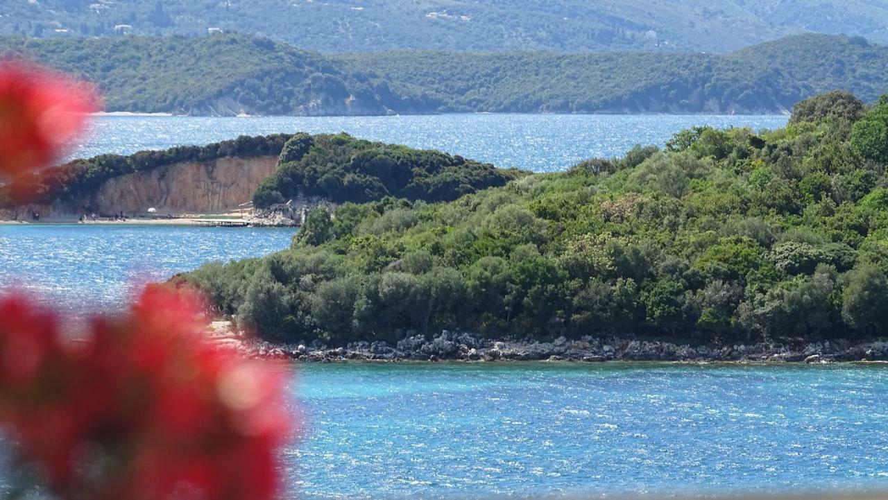 Hotel Queen Margaret Seaside Ksamil Esterno foto